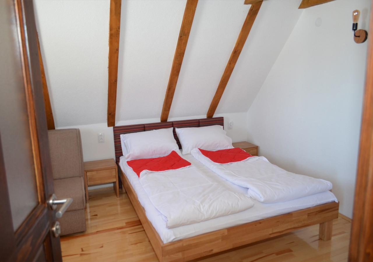 Bed and Breakfast Konoba Ognjiste Sokolac  Экстерьер фото