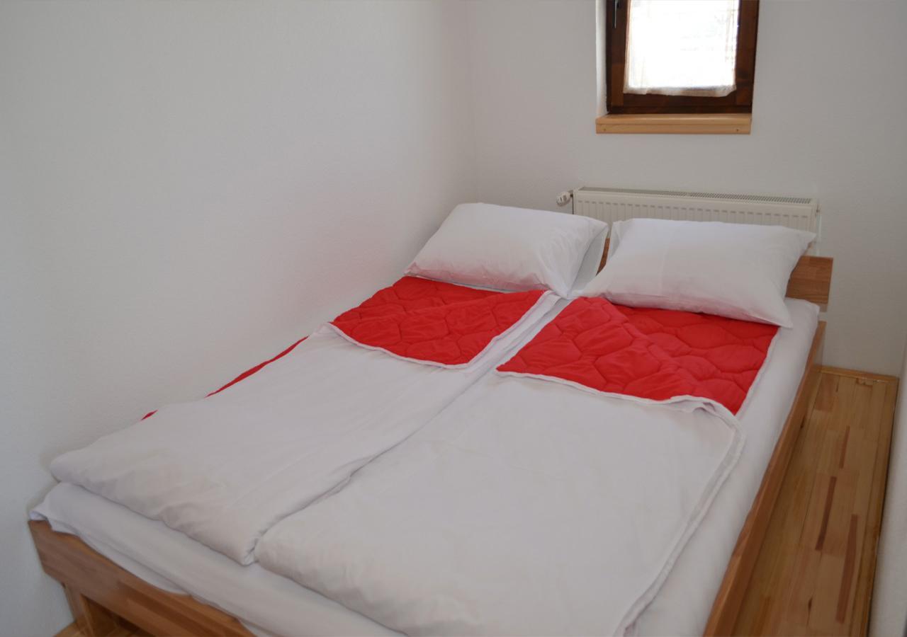 Bed and Breakfast Konoba Ognjiste Sokolac  Экстерьер фото