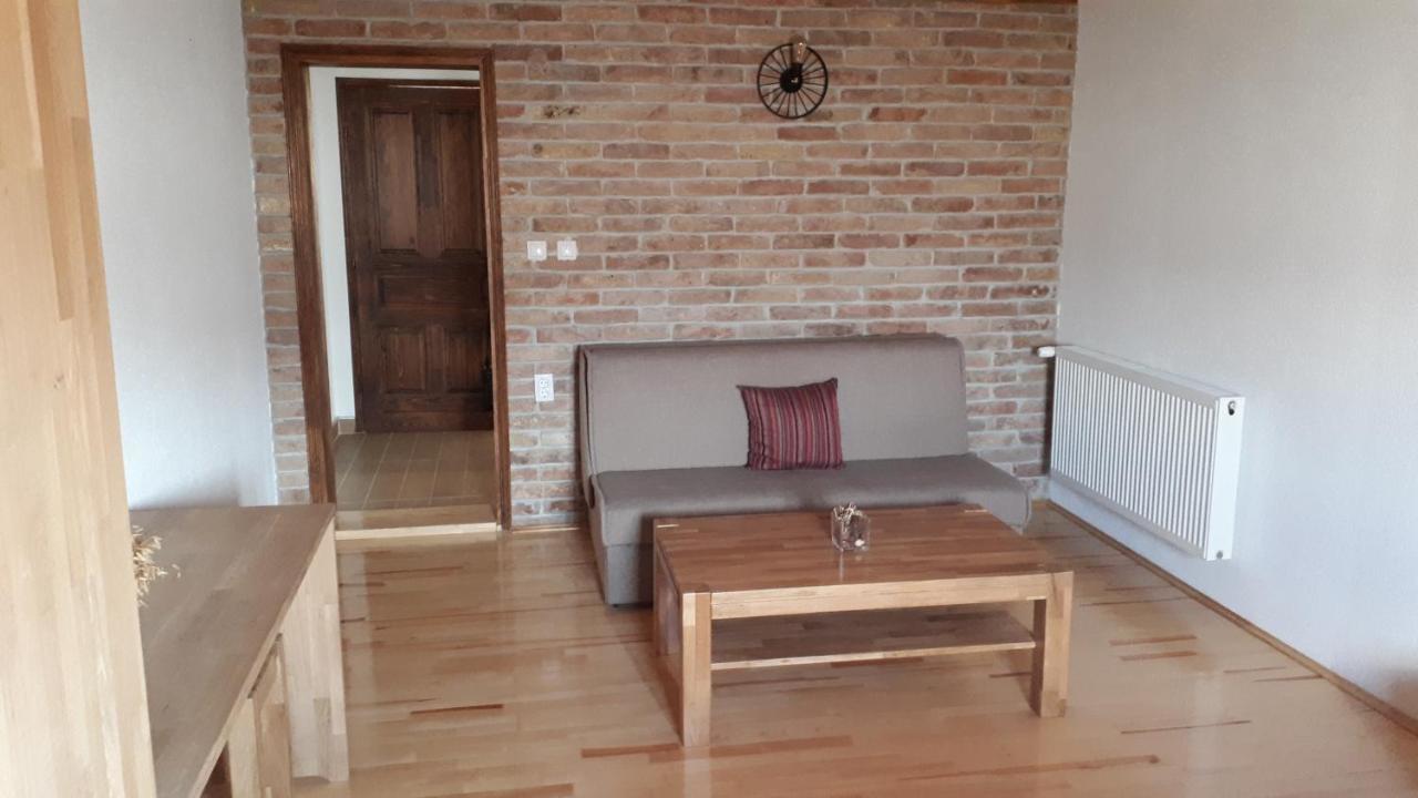 Bed and Breakfast Konoba Ognjiste Sokolac  Экстерьер фото