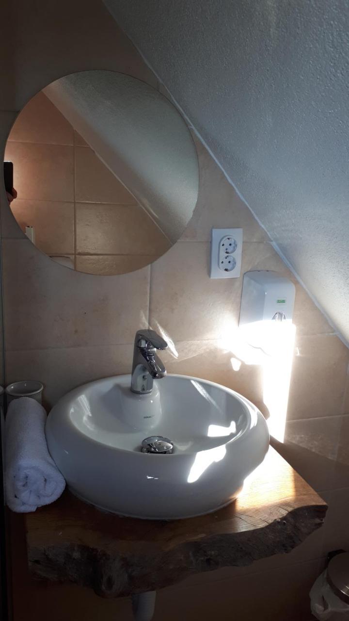 Bed and Breakfast Konoba Ognjiste Sokolac  Экстерьер фото