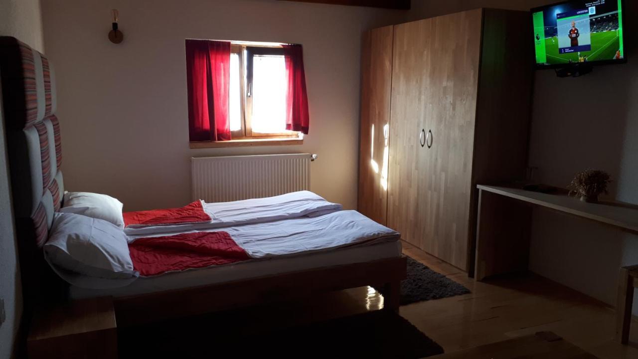 Bed and Breakfast Konoba Ognjiste Sokolac  Экстерьер фото