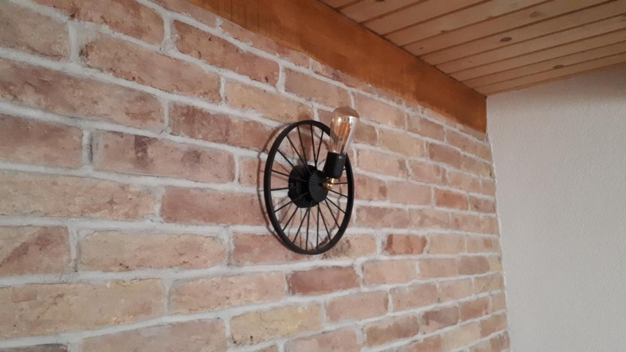 Bed and Breakfast Konoba Ognjiste Sokolac  Экстерьер фото