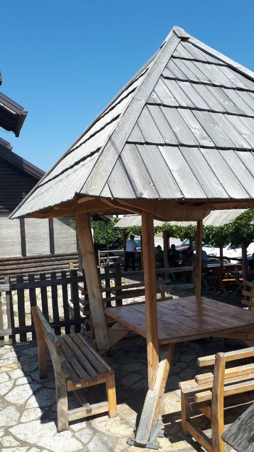Bed and Breakfast Konoba Ognjiste Sokolac  Экстерьер фото