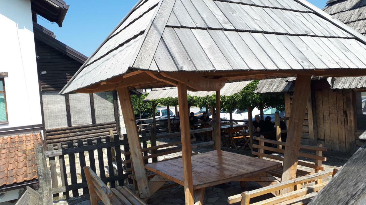 Bed and Breakfast Konoba Ognjiste Sokolac  Экстерьер фото